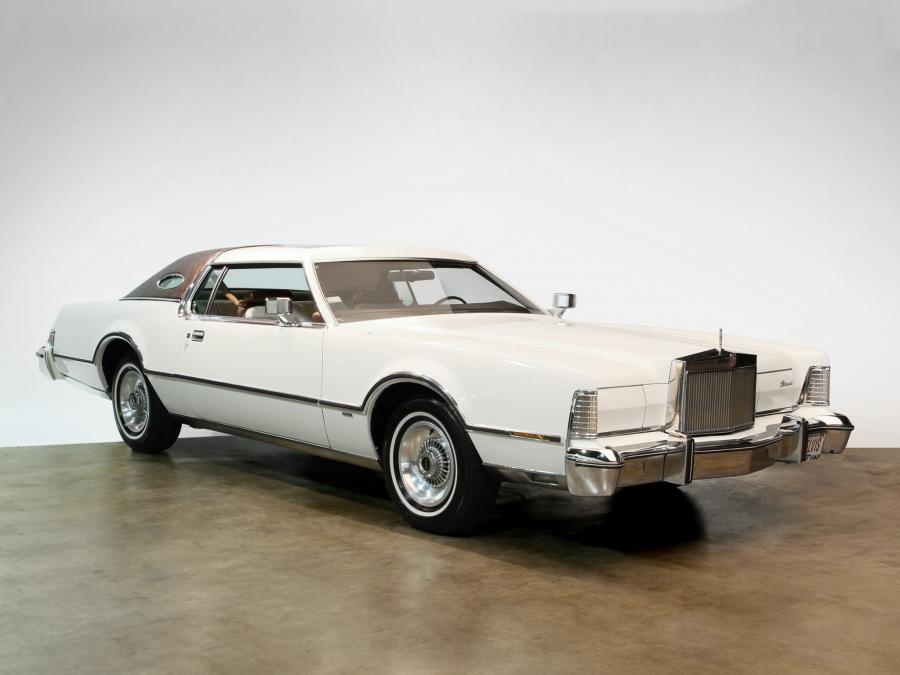  Lincoln Continental Mark IV Lipstick & White Luxury Group 1975 года  (фото 4 из 4)